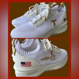POTUS 45 - Trump Shoes 1st Limited Run White Size M 9 / W 10.5 NIB w/Trump Card